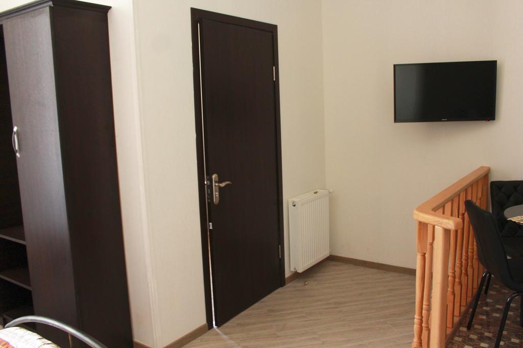 Guest House On Gia Abesadze Street Tbilisi Exterior foto