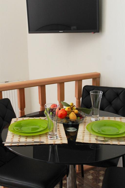 Guest House On Gia Abesadze Street Tbilisi Exterior foto