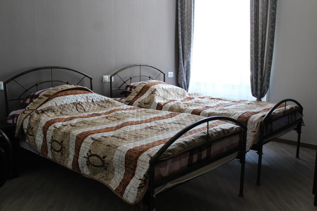 Guest House On Gia Abesadze Street Tbilisi Exterior foto